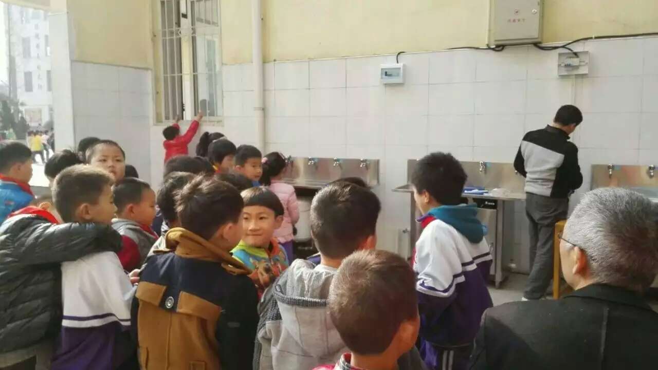 新泽泉校园饮水机